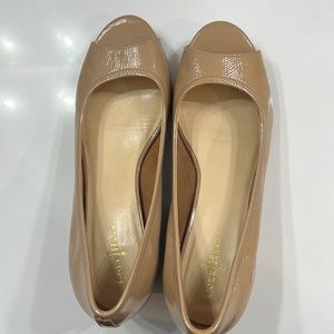 Cole Haan wedges in nude 7.5 in very good condition